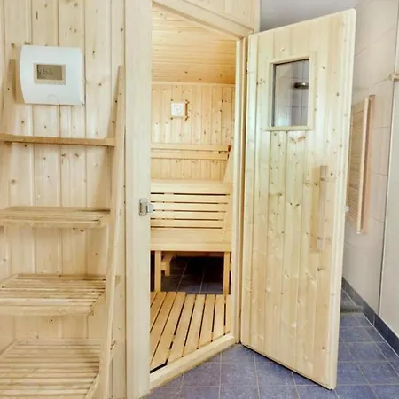 Schoeneben Achental Huette * Wald im Pinzgau