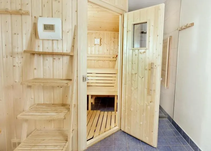 Schoeneben Achental Huette * Wald im Pinzgau