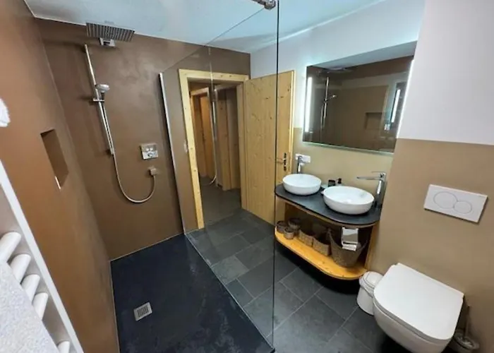 Schoeneben Achental Huette * Wald im Pinzgau